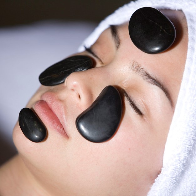 Online Hot Stone Facial Massage Course